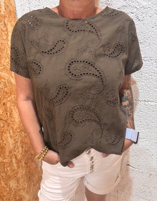 Top brodé 