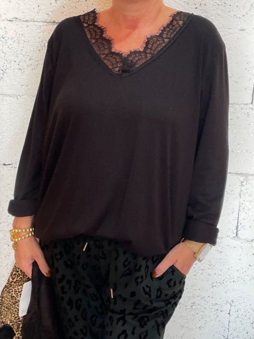 Pull col dentelle 