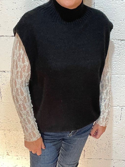 Ensemble pull et T- shirt dentelle 