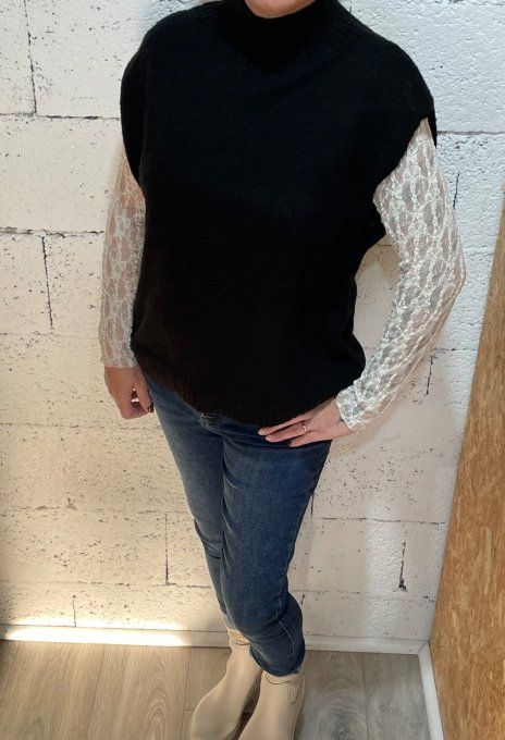 Ensemble pull et T- shirt dentelle 