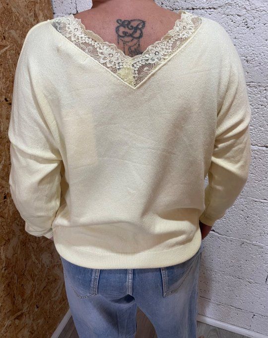 Pull dentelle 