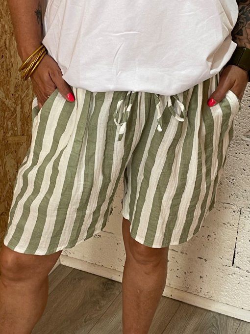 Short à rayures 